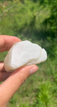 Charger l'image dans la galerie, Pierre de lune blanche brut 2