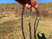 Charger l'image dans la galerie, Perles en hématite forme lune