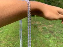 Charger l'image dans la galerie, Perles en cristal de roche quasiment sans inclusions entre 2 et 20mm