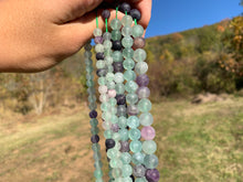 Charger l'image dans la galerie, Perles en fluorite / fluorite mate entre 6 et 10mm