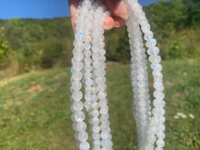 Charger l'image dans la galerie, Perles en labradorite blanche entre 4 et 10mm LBC
