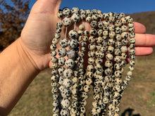 Charger l'image dans la galerie, Perles en jaspe dalmatien entre 2 et 12mm