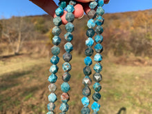 Charger l'image dans la galerie, Perles en apatite forme diamant entre 6 et 12mm