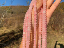 Charger l'image dans la galerie, Perles en quartz rose, disque bombé