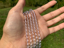 Charger l'image dans la galerie, Perles en cristal de roche quasiment sans inclusions entre 2 et 20mm