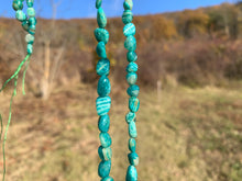 Charger l'image dans la galerie, Perles en amazonite, forme petits galets