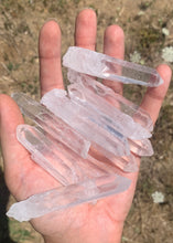 Charger l'image dans la galerie, Cristal de roche, brut, pointe "grande" taille