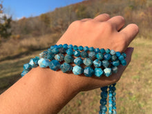 Charger l'image dans la galerie, Perles en apatite forme diamant entre 6 et 12mm