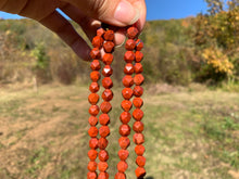 Charger l'image dans la galerie, Perles en jaspe rouge, forme diamant entre 6 et 10mm