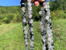 Charger l'image dans la galerie, Perles en quartz avec inclusions de tourmaline entre 4 et 12mm, QTU