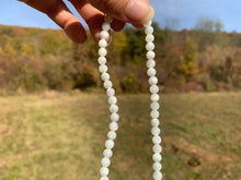Charger l'image dans la galerie, Perles en nacre blanche entre 2 et 12mm