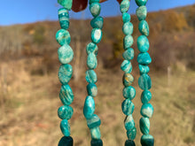 Charger l'image dans la galerie, Perles en amazonite, forme petits galets