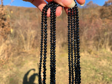 Charger l'image dans la galerie, Perles en spinelle noir facetté entre 2 et 4mm