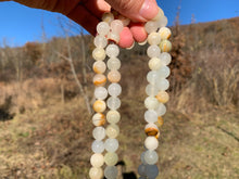 Charger l'image dans la galerie, Perles en aragonite entre 4 et 12mm