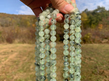 Charger l'image dans la galerie, Perles en prehnite entre 6 et 12mm