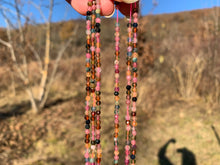 Charger l'image dans la galerie, Perles en tourmaline multicolore facettée entre 2 et 5mm