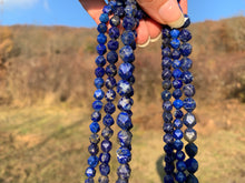 Charger l'image dans la galerie, Perles en lapis-lazuli, forme diamant entre 6 et 10mm