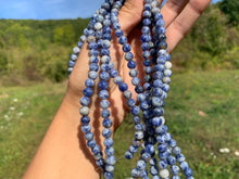 Charger l'image dans la galerie, Perles en roche entre 4 et 12mm