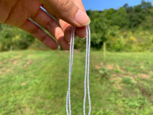 Charger l'image dans la galerie, Perles en cristal de roche quasiment sans inclusions entre 2 et 20mm