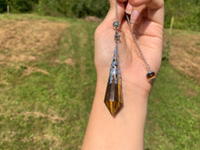 Charger l'image dans la galerie, Pendule en oeil de tigre