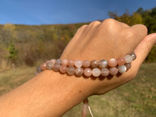 Charger l'image dans la galerie, Perles en pierre de lune multicolore facettée entre 6 et 10mm