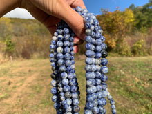 Charger l'image dans la galerie, Perles en roche entre 4 et 12mm