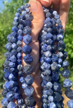 Charger l'image dans la galerie, Perles en sodalite, forme diamant entre 6 et 12mm