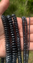 Charger l'image dans la galerie, Perles en hématite, forme en disque facetté entre 2 et 12mm