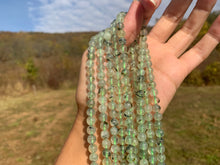 Charger l'image dans la galerie, Perles en prehnite entre 6 et 12mm