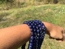 Charger l'image dans la galerie, Perles en sodalite entre 6 et 8mm SQ