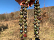 Charger l'image dans la galerie, Perles en jaspe sang de dragon entre 4 et 12mm