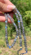 Charger l'image dans la galerie, Perles en labradorite, disque facetté