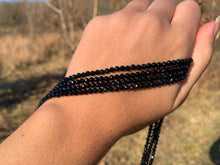 Charger l'image dans la galerie, Perles en spinelle noir facetté entre 2 et 4mm
