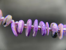 Charger l'image dans la galerie, Perles en charoïte