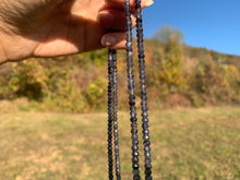 Charger l'image dans la galerie, Perles en iolite facettées