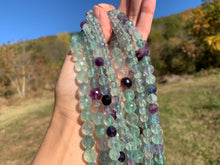 Charger l'image dans la galerie, Perles en fluorite / fluorine facettée entre 6 et 10mm