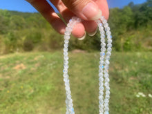 Charger l'image dans la galerie, Perles en labradorite blanche entre 4 et 10mm LBS