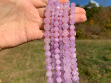 Charger l'image dans la galerie, Améthyste lavande forme diamant entre 6 et 10mm