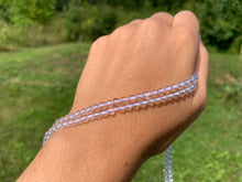 Charger l'image dans la galerie, Perles en cristal de roche quasiment sans inclusions entre 2 et 20mm