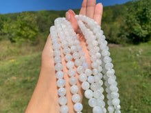 Charger l'image dans la galerie, Perles en labradorite blanche entre 4 et 10mm LBT