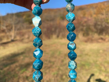 Charger l'image dans la galerie, Perles en apatite forme diamant entre 6 et 12mm