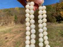 Charger l'image dans la galerie, Perles en nacre blanche entre 2 et 12mm