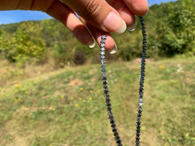 Charger l'image dans la galerie, Perles en hématite forme étoile entre 4 et 10mm