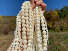 Charger l'image dans la galerie, Perles en nacre blanche entre 2 et 12mm