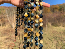 Charger l'image dans la galerie, Perles en oeil de tigre mélangé avec de l'oeil de faucon, forme diamant entre 6 et 10mm