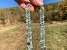 Charger l'image dans la galerie, Perles en fluorite / fluorine facettée entre 6 et 10mm