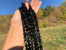 Charger l'image dans la galerie, Perles en obsidienne oeil céleste (arc-en-ciel), forme diamant entre 6 et 12mm