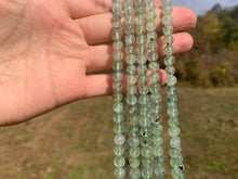 Charger l'image dans la galerie, Perles en prehnite entre 6 et 12mm