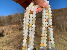 Charger l'image dans la galerie, Perles en aragonite entre 4 et 12mm