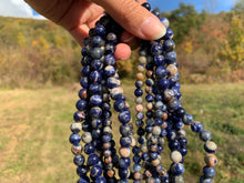 Charger l'image dans la galerie, Perles en sodalite entre 6 et 8mm ST